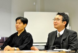 [左] 伴家忍之伝 研修所所長 川上仁一氏 [右] 三重大学 吉丸雄哉准教授