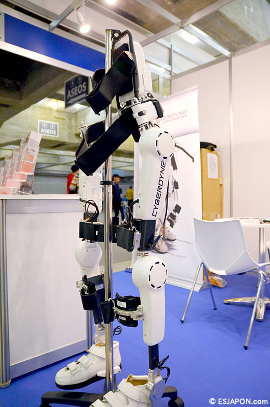 Los Exoesqueletos Japoneses Anduvieron Por La Global Robot Expo De Madrid