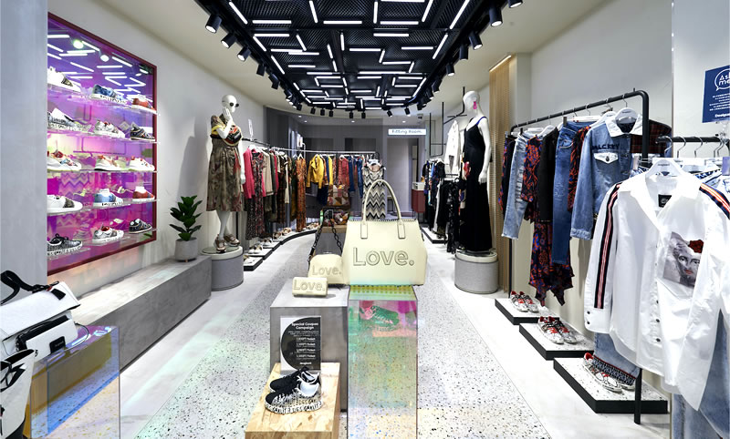 jul2020_desigual-tokyo-ginza_1